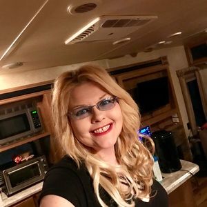 Meet your Posher, Crystal